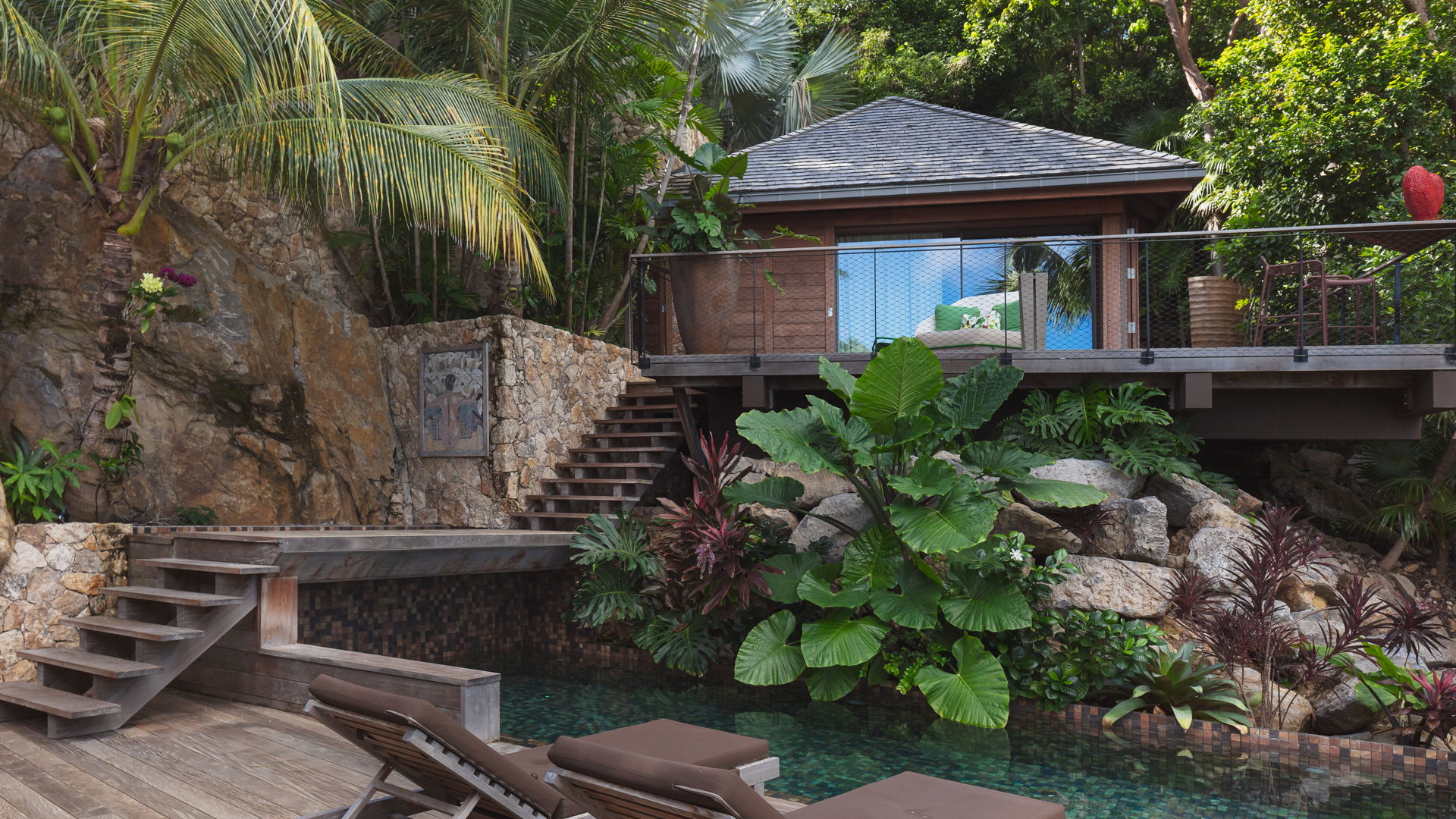 POOL & TERRACE