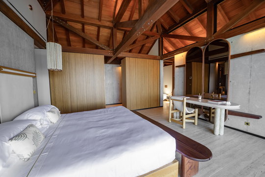 VILLA MANOIR VOLTAIRE BEDROOM1 8