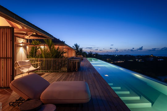 VILLA MANOIR VOLTAIRE BY NIGHT 1