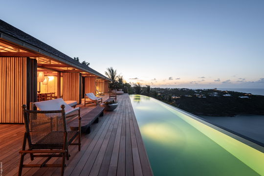 VILLA MANOIR VOLTAIRE BY NIGHT 4