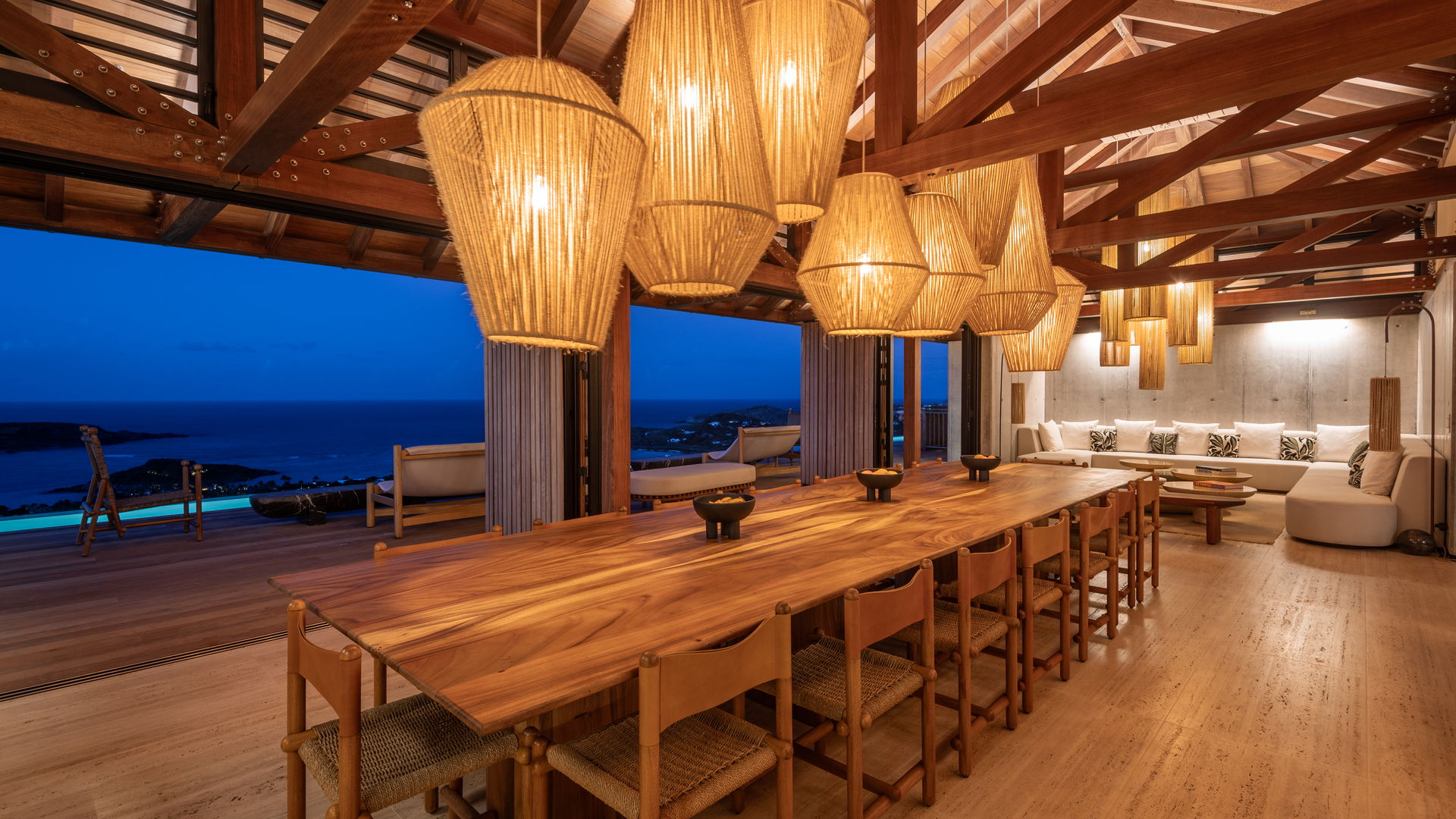 KITCHEN & DINING AREA