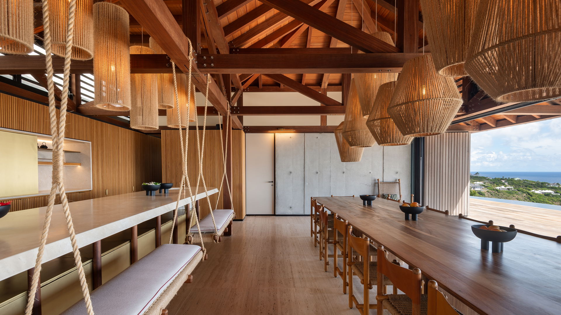 KITCHEN & DINING AREA