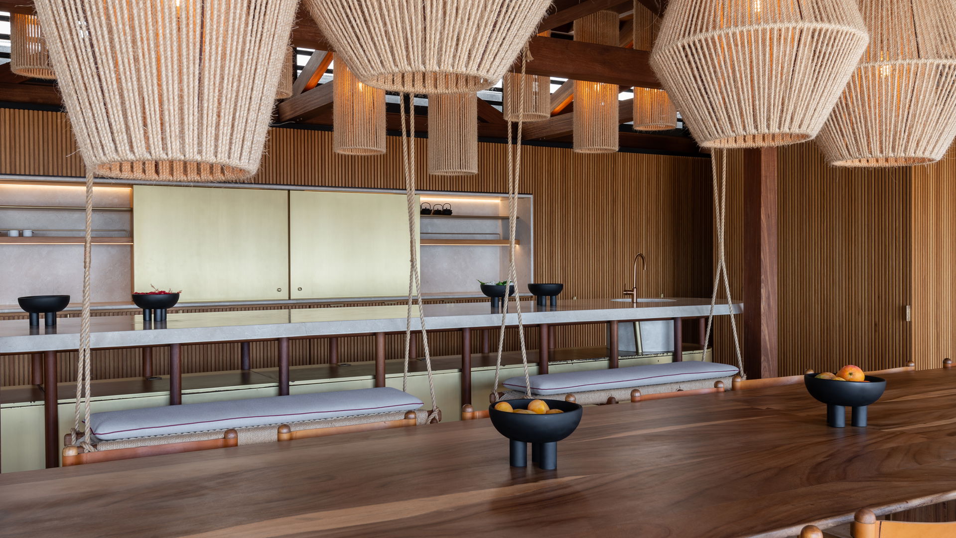 KITCHEN & DINING AREA