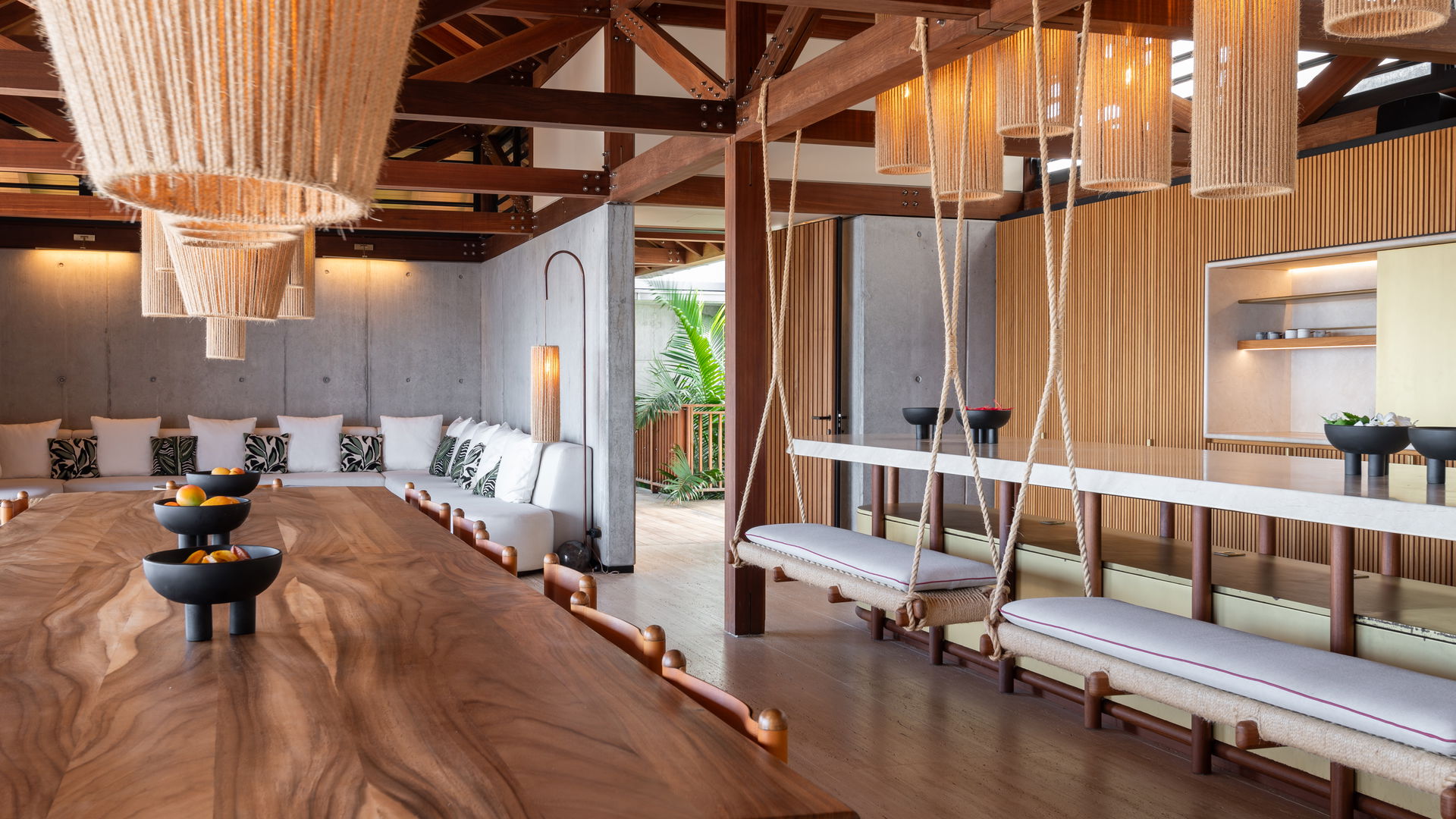 KITCHEN & DINING AREA