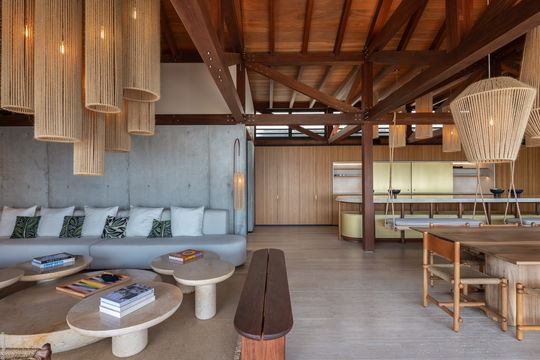 VILLA MANOIR VOLTAIRE LIVING AREA 2