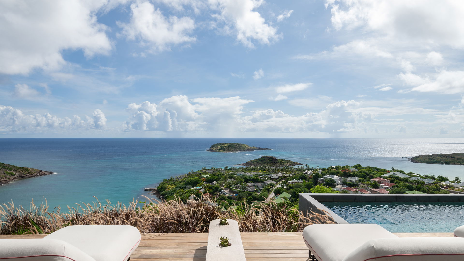 TI MANOIR POOL & TERRACE