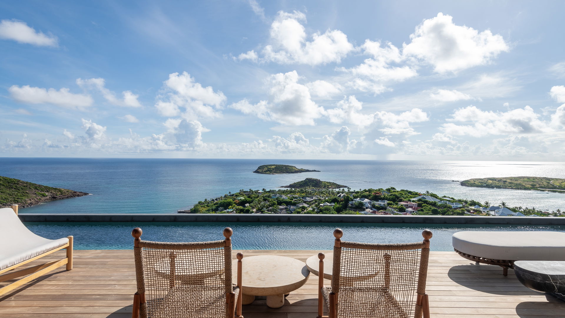 TI MANOIR POOL & TERRACE