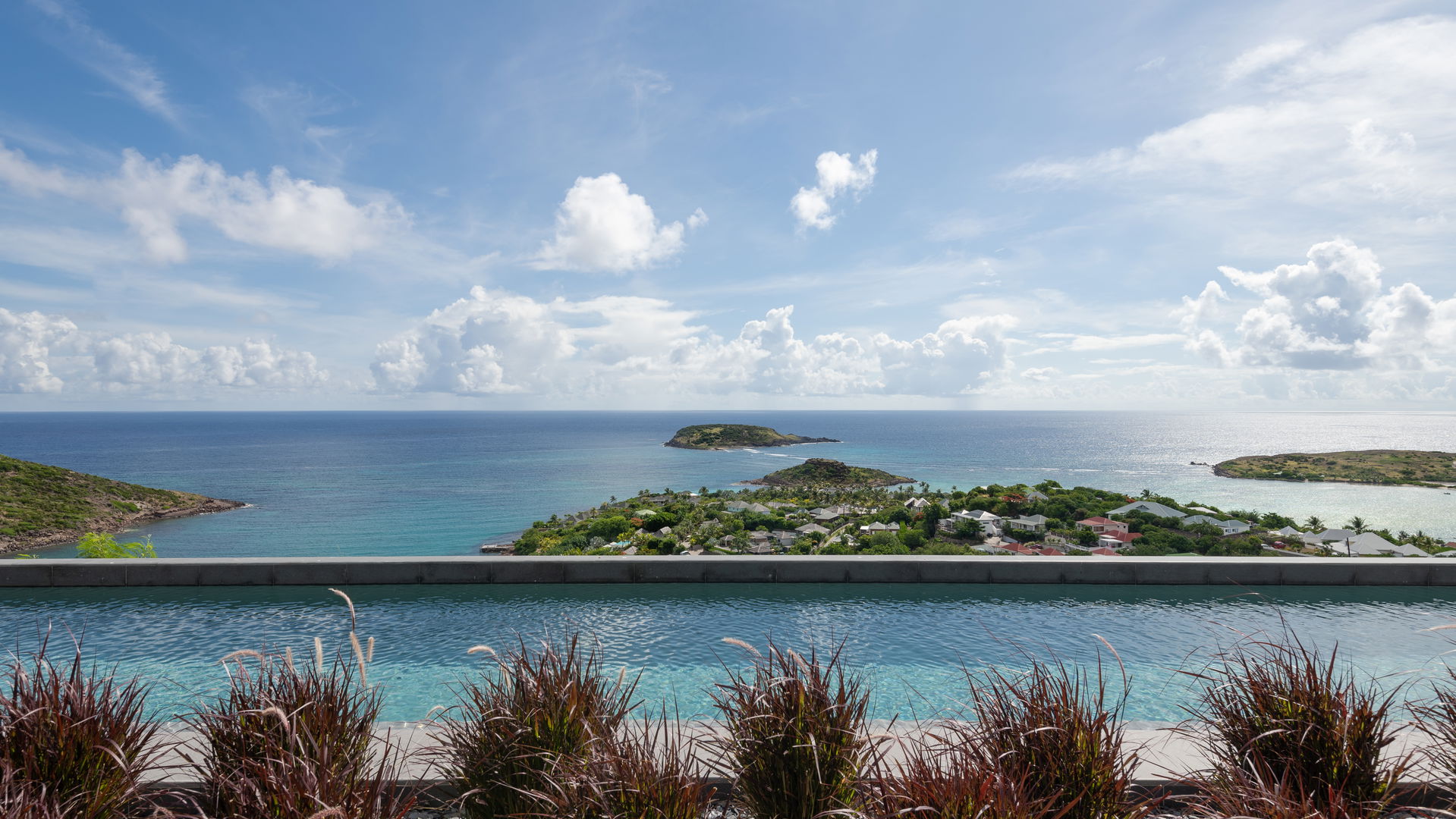 TI MANOIR POOL & TERRACE