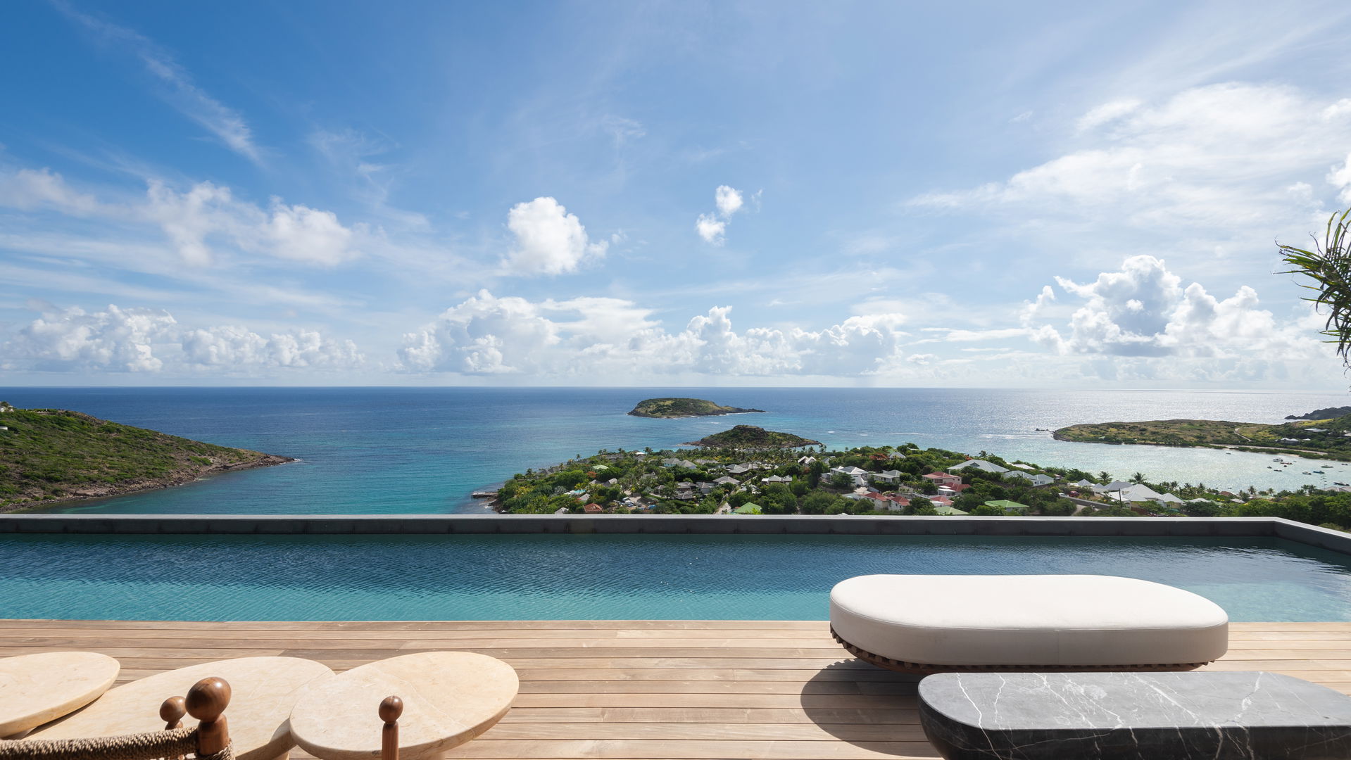 TI MANOIR POOL & TERRACE