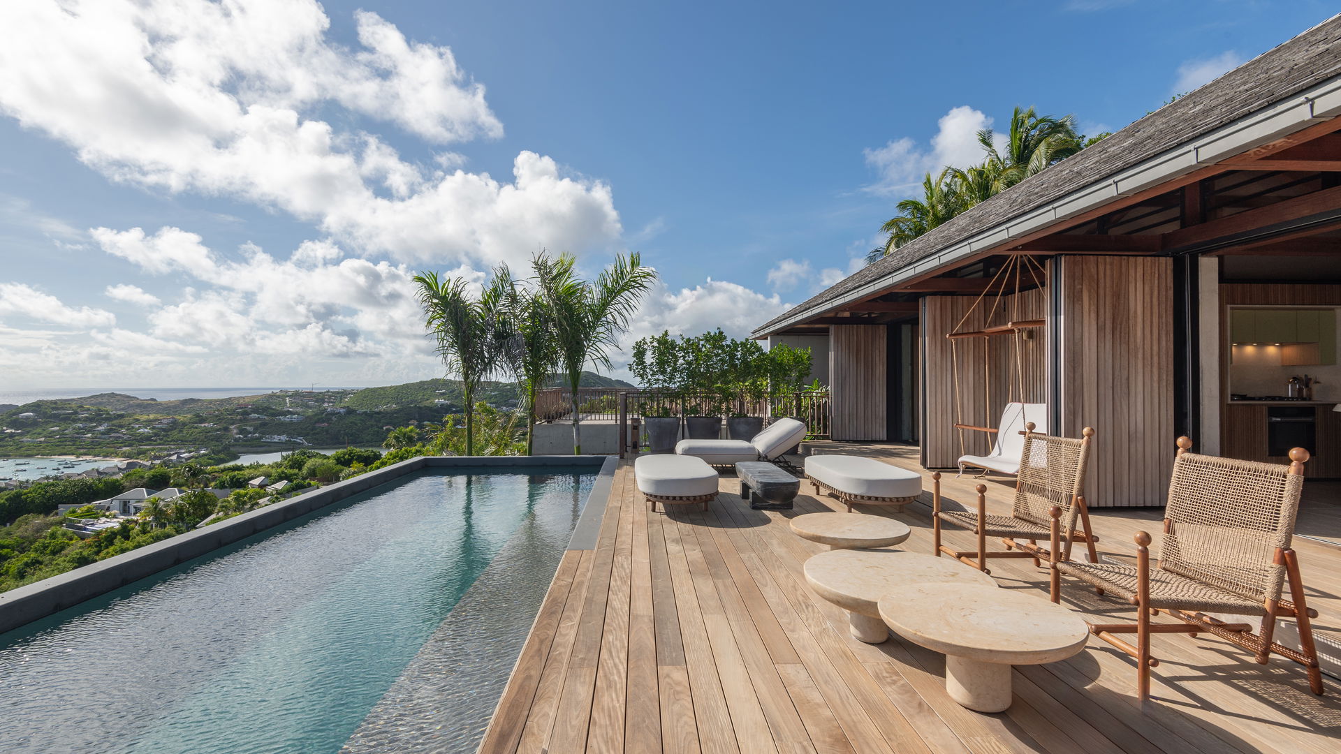 TI MANOIR POOL & TERRACE