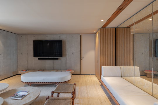 VILLA MANOIR VOLTAIRE TV AREA 2