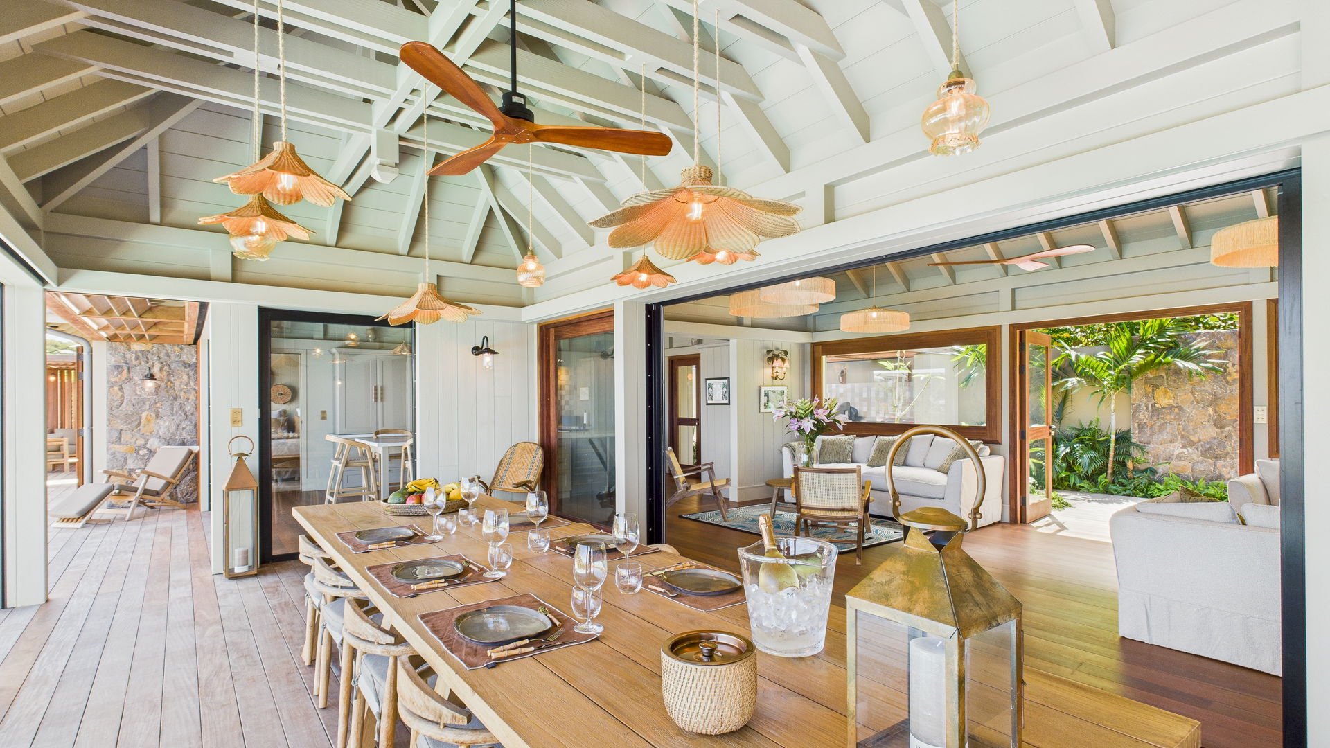 KITCHEN & DINING AREA