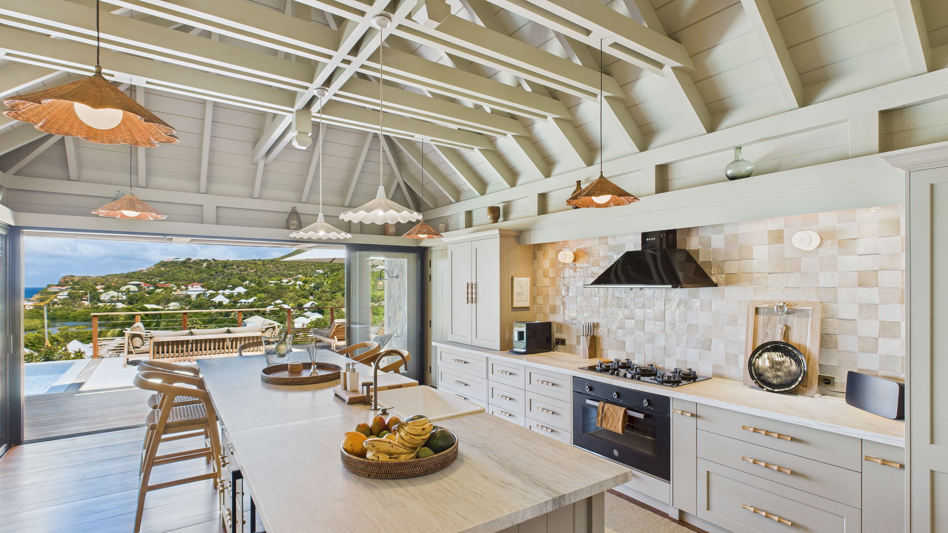 KITCHEN & DINING AREA