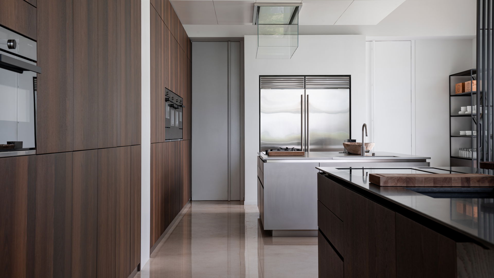 KITCHEN & DINING AREA
