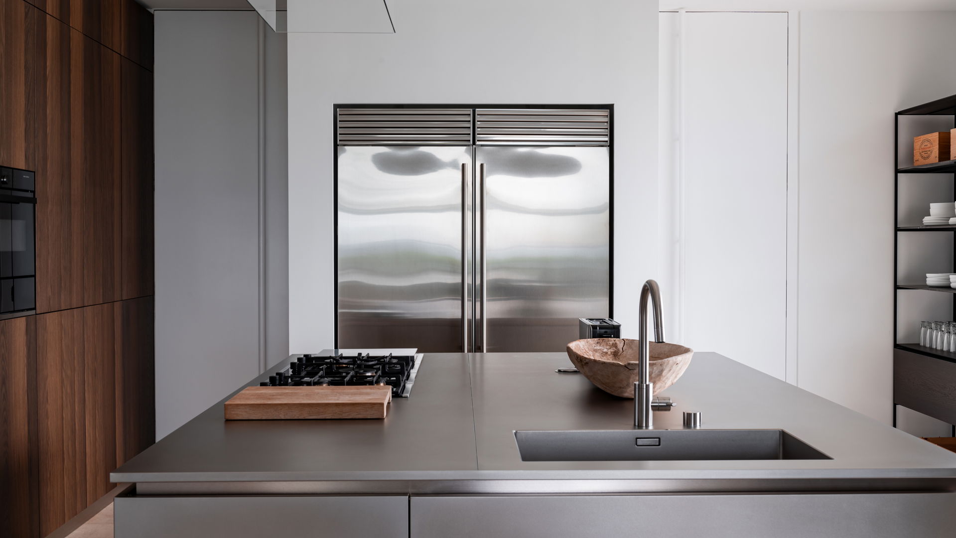 KITCHEN & DINING AREA