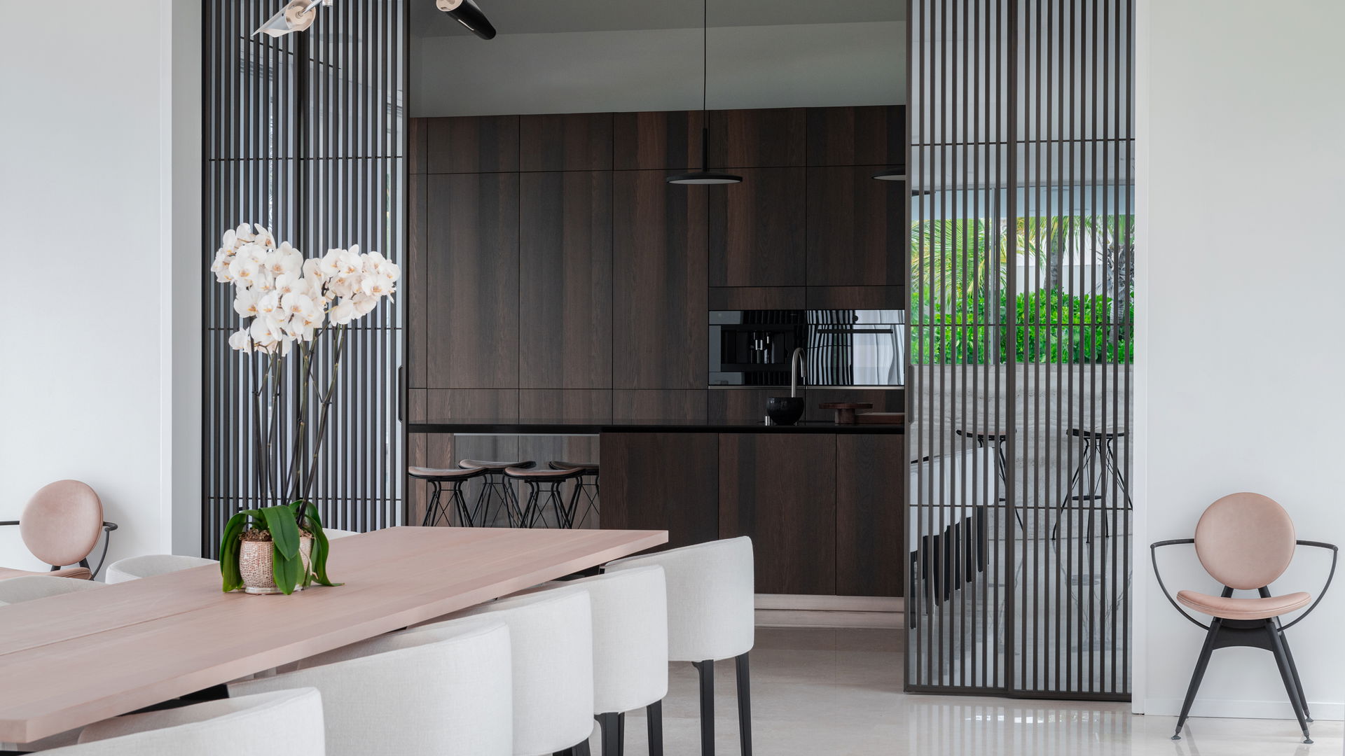 KITCHEN & DINING AREA