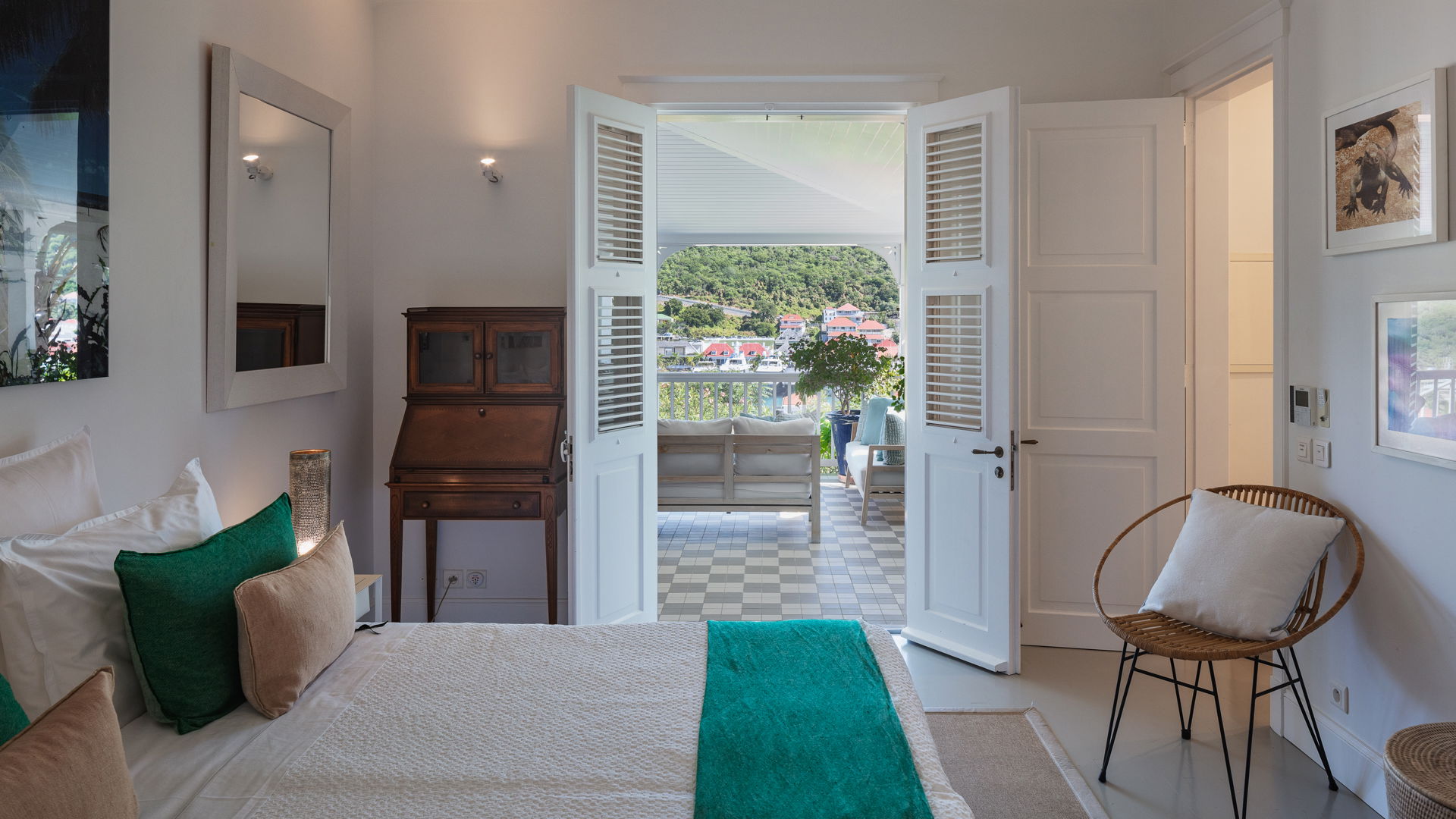 BEDROOM 1
