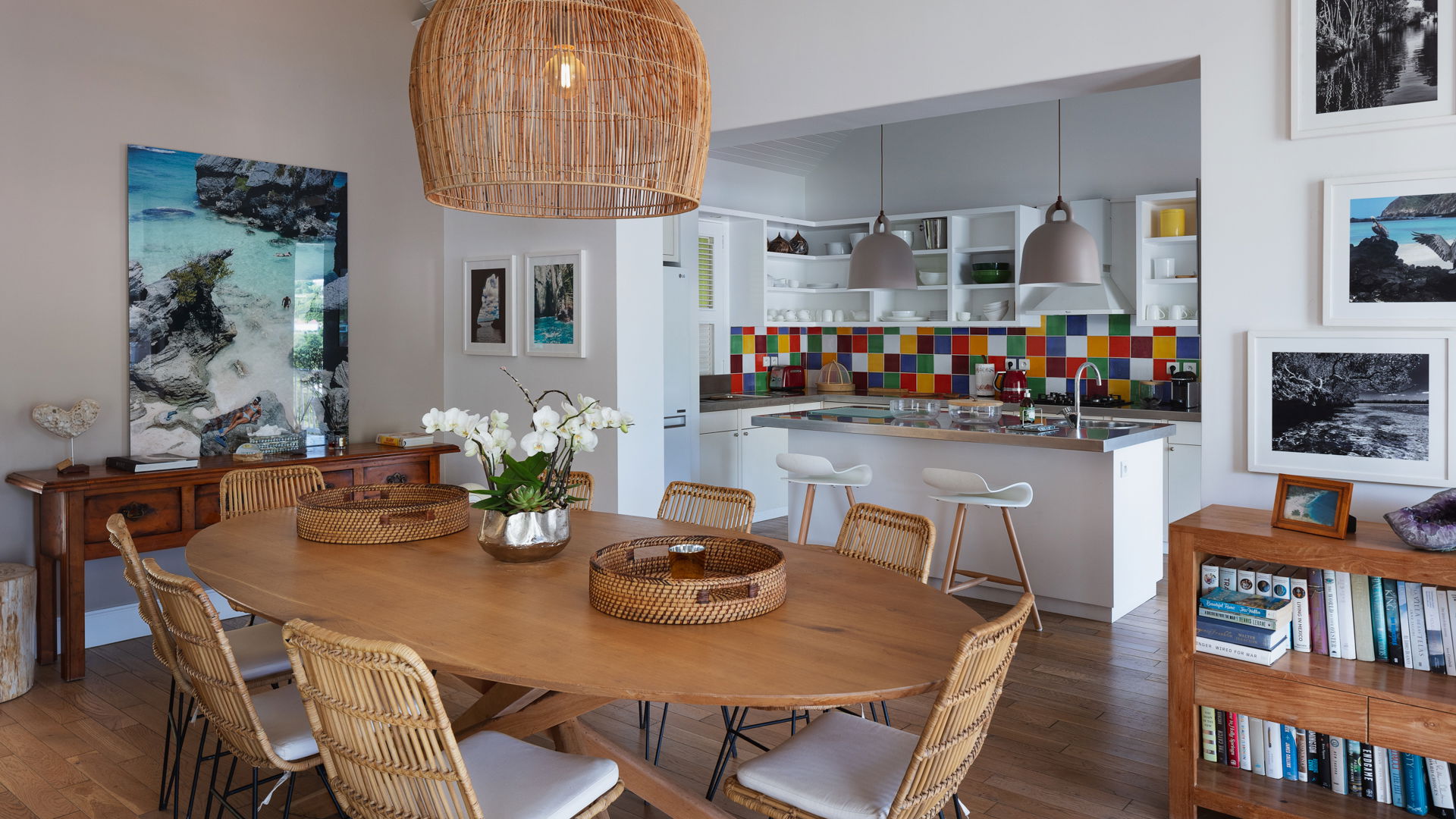 KITCHEN & DINING AREA