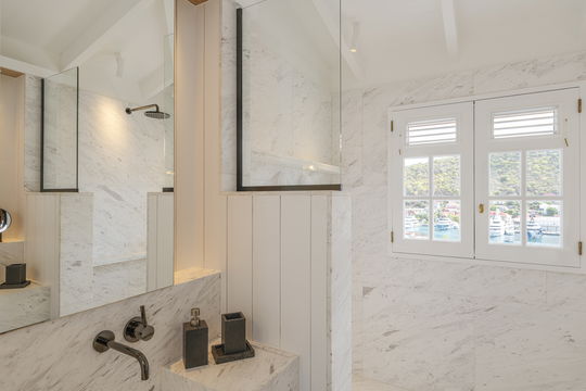 VILLA SEA HORSE BEDROOM1 11