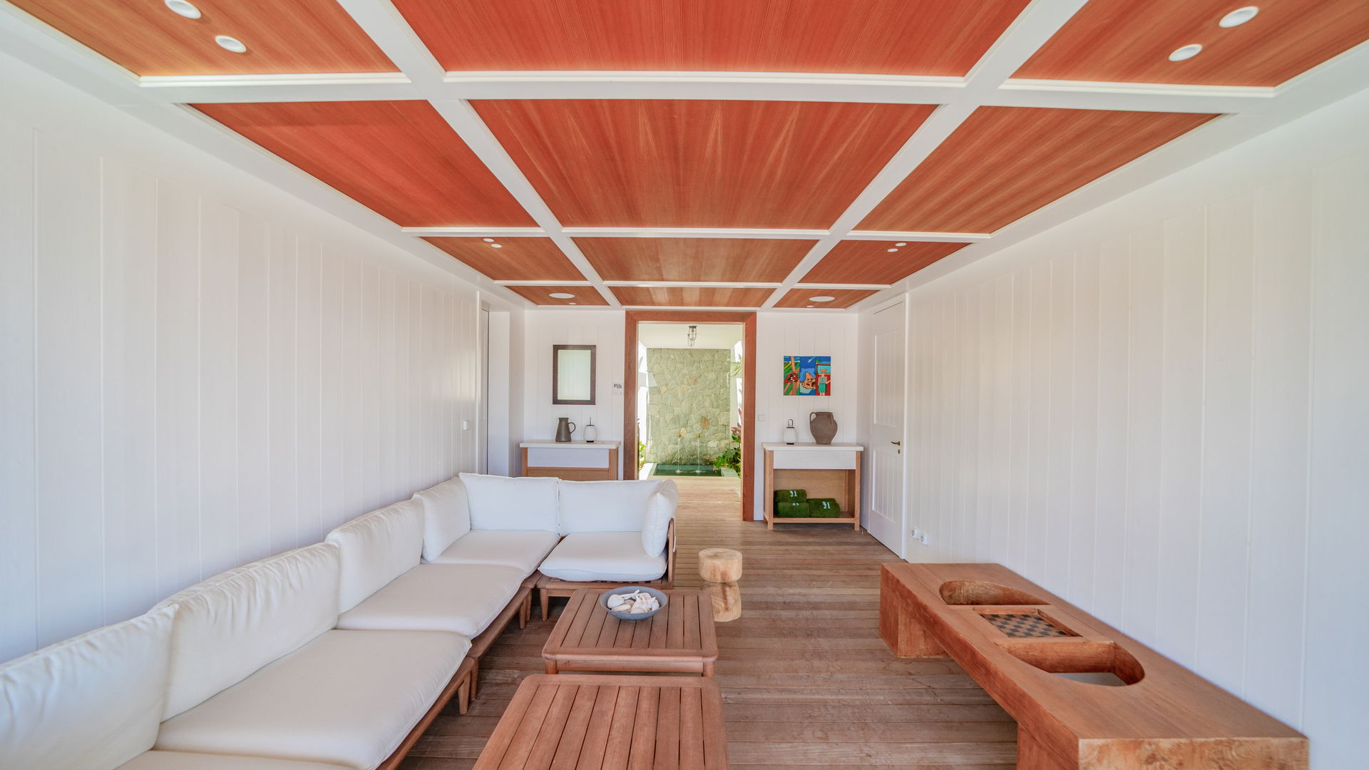 OUTDOOR LOUNGE AREA