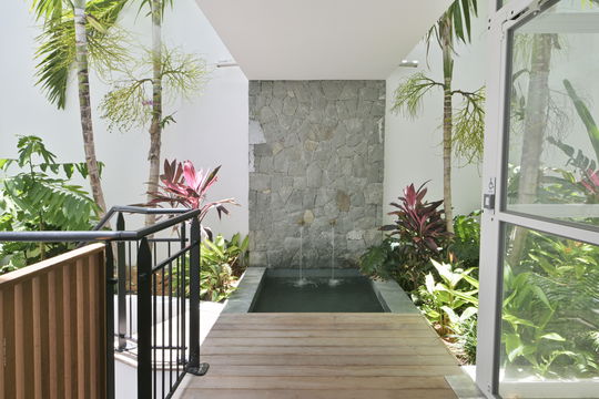 VILLA SEA HORSE OUTDOOR LOUNGE AREA 8.JPG