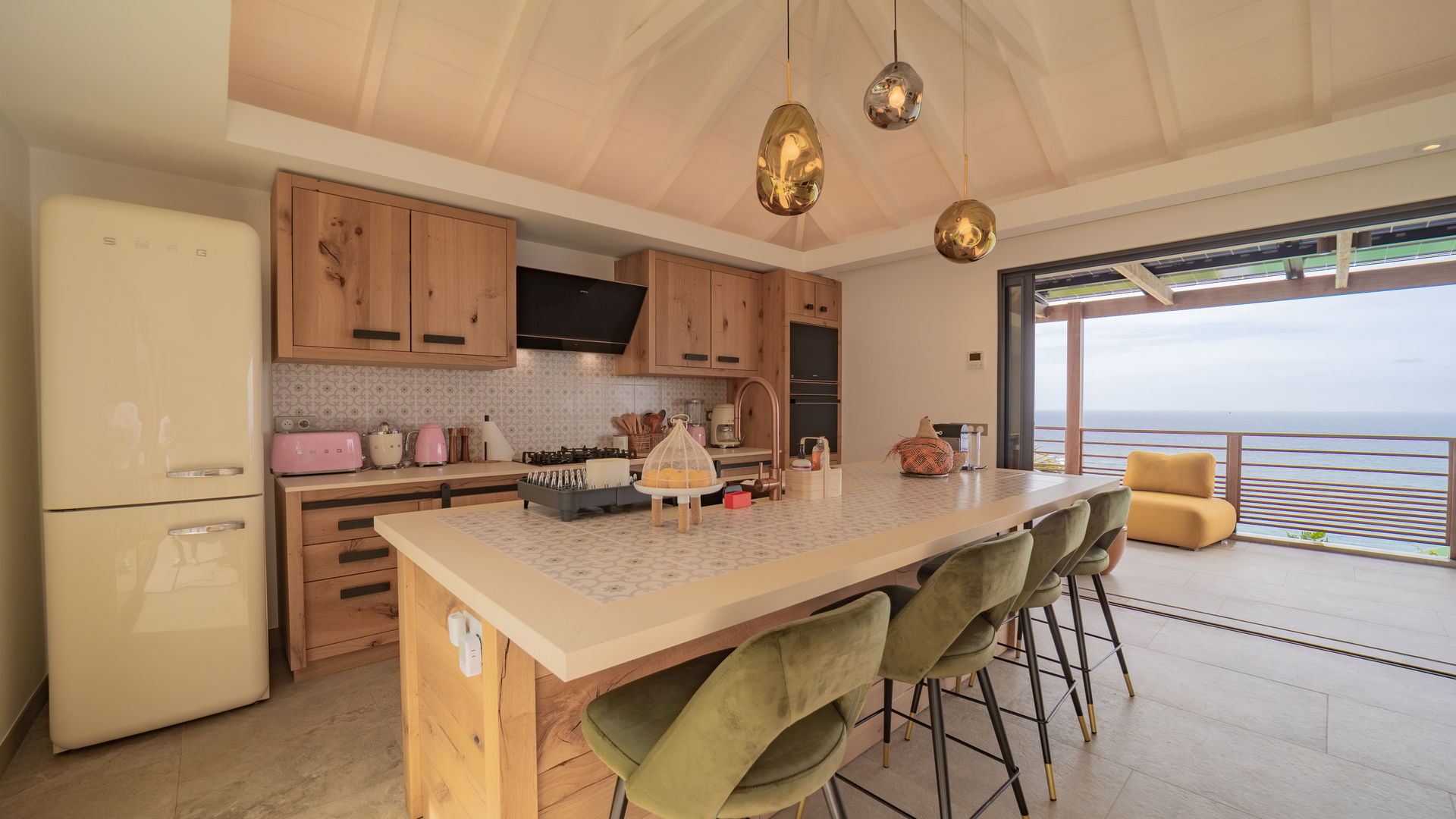 KITCHEN & DINING AREA