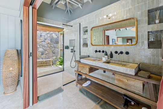 VILLA CLYDE BEDROOM1 8