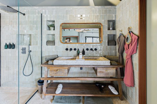 VILLA CLYDE BEDROOM1 9