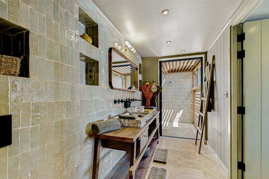 VILLA CLYDE BEDROOM2 4