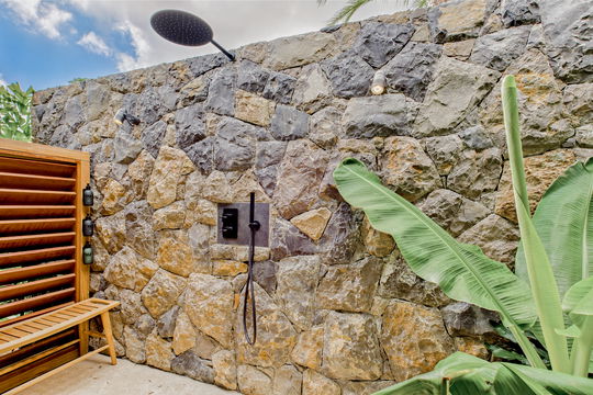 VILLA CLYDE BEDROOM3 11