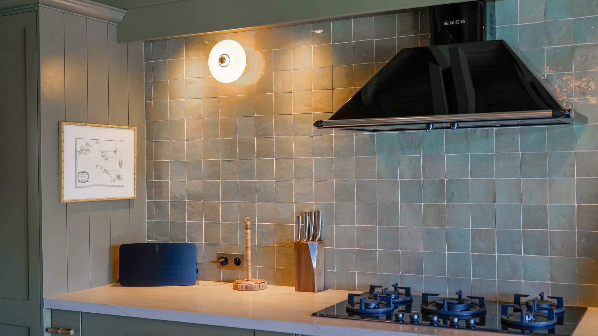 KITCHEN & DINING AREA