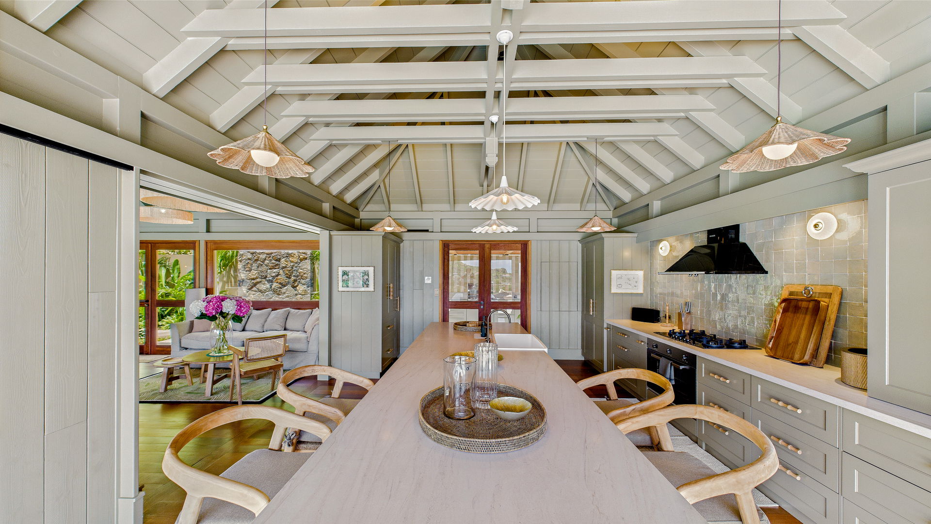 KITCHEN & DINING AREA