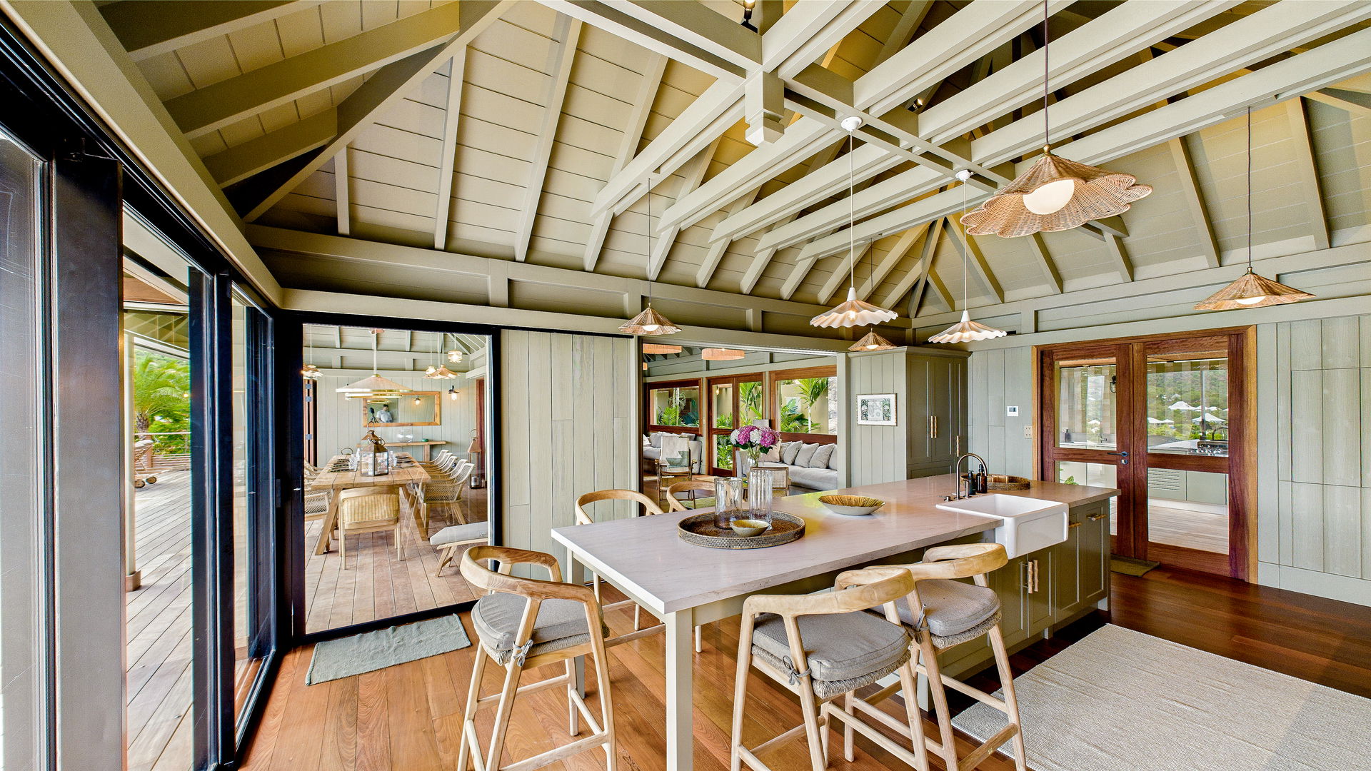 KITCHEN & DINING AREA