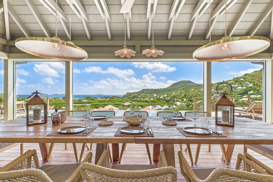 VILLA CLYDE KITCHEN & DINING AREA 2