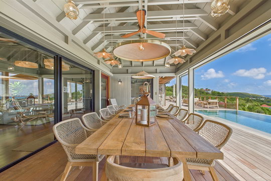 VILLA CLYDE KITCHEN & DINING AREA 4