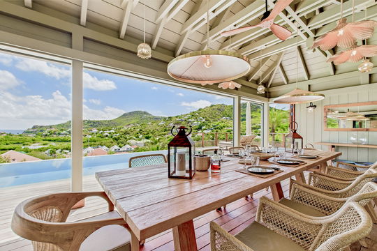 VILLA CLYDE KITCHEN & DINING AREA 6