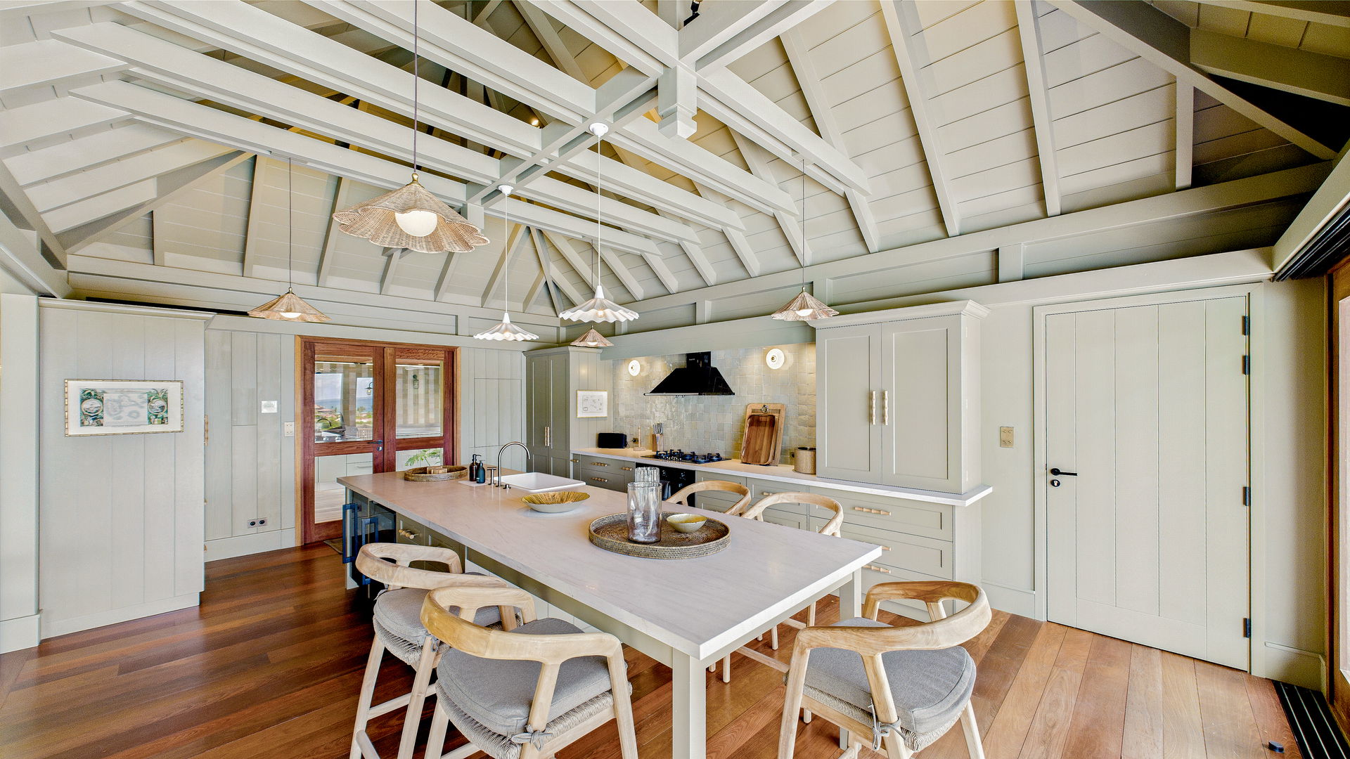 KITCHEN & DINING AREA