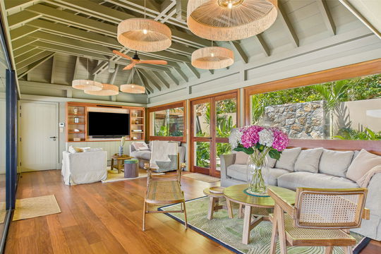 VILLA CLYDE LIVING AREA 6