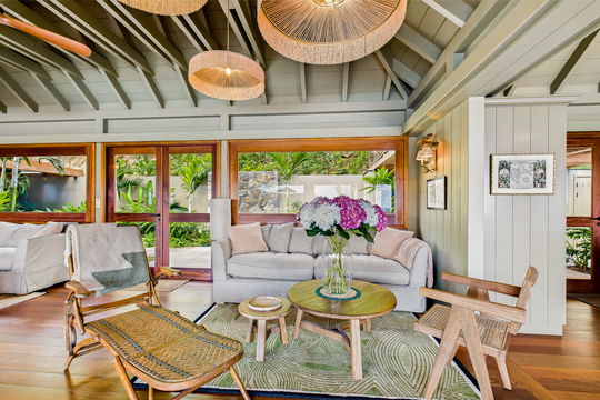 VILLA CLYDE LIVING AREA 8