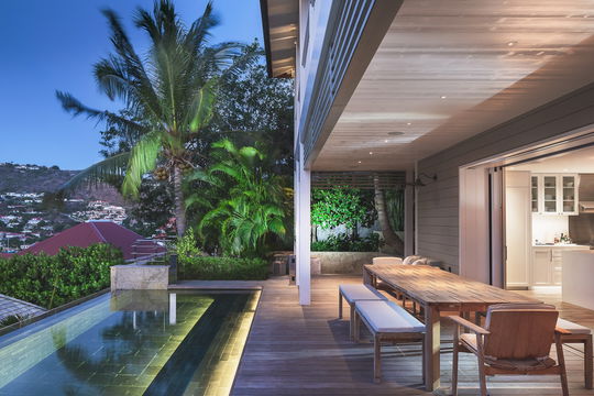 VILLA KREOLA BY NIGHT 1