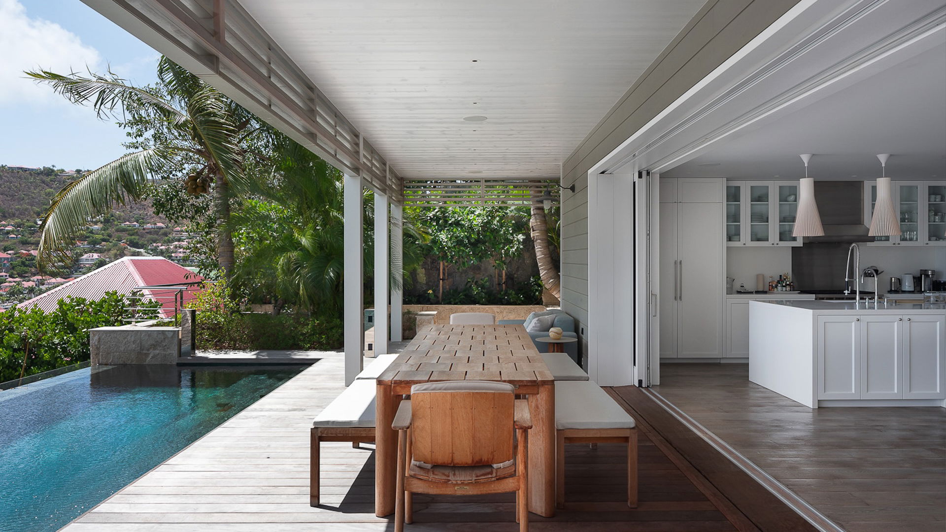KITCHEN & DINING AREA