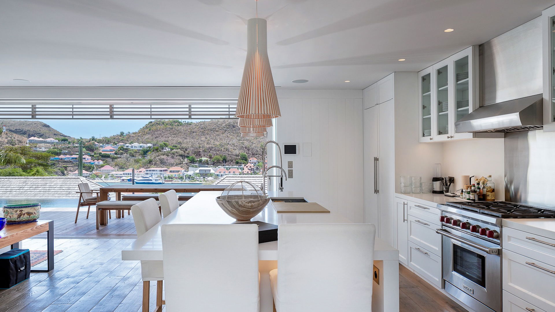 KITCHEN & DINING AREA