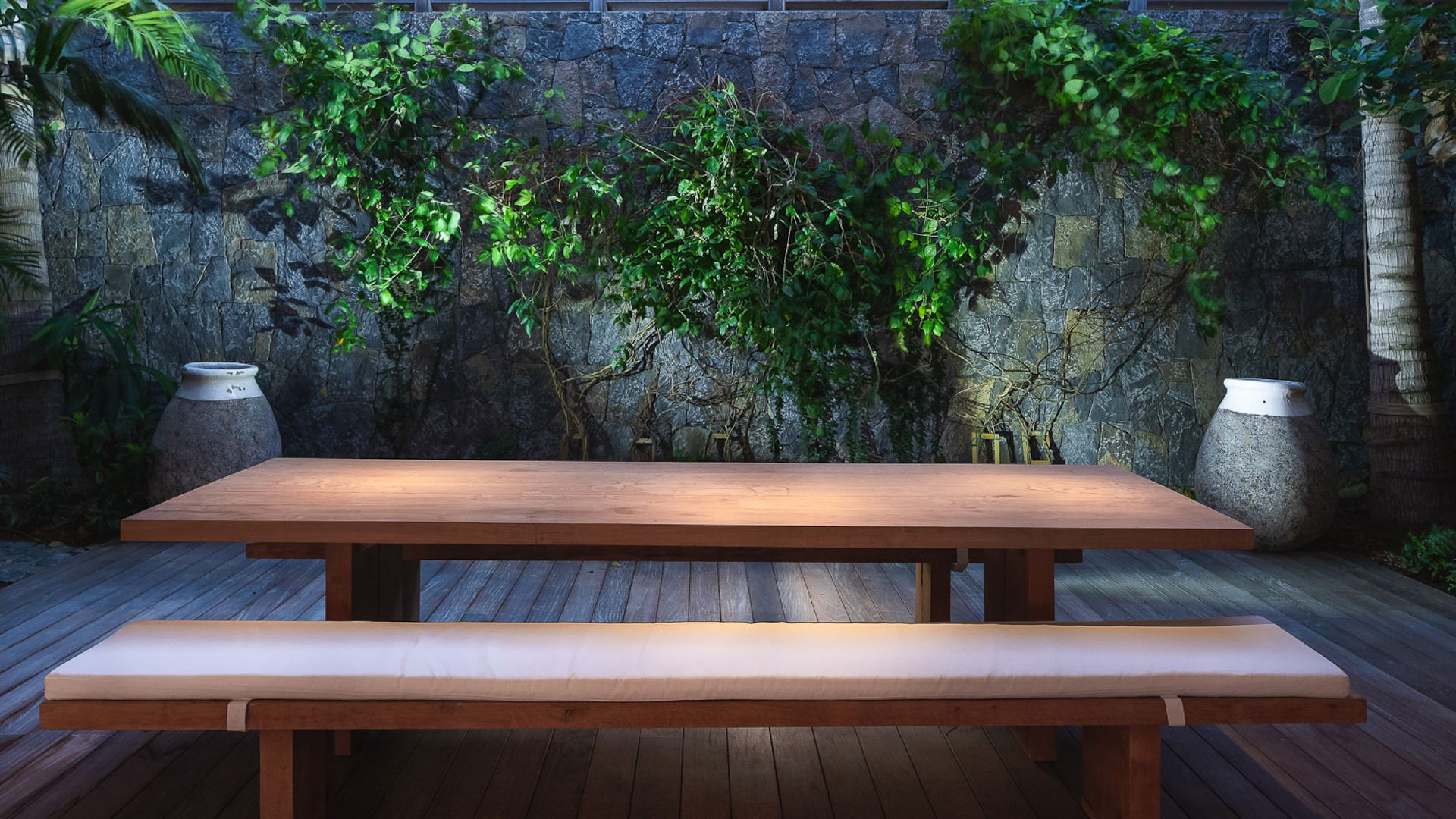 KITCHEN & DINING AREA