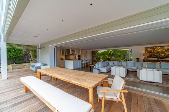 VILLA KREOLA KITCHEN & DINING AREA 5