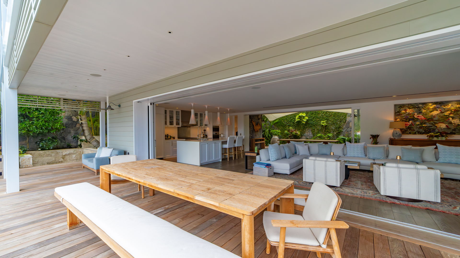 KITCHEN & DINING AREA