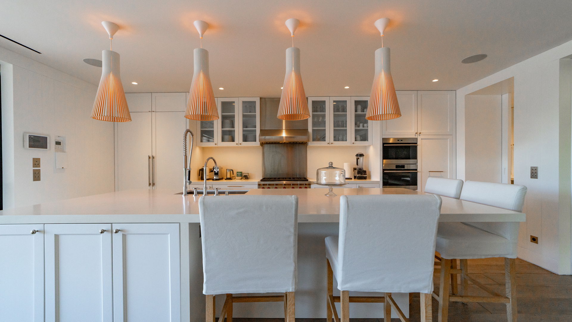 KITCHEN & DINING AREA