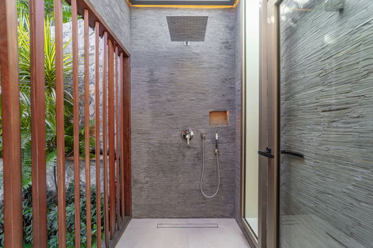 VILLA RIVA BEDROOM1 8