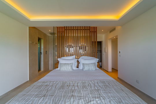 VILLA RIVA BEDROOM2 3