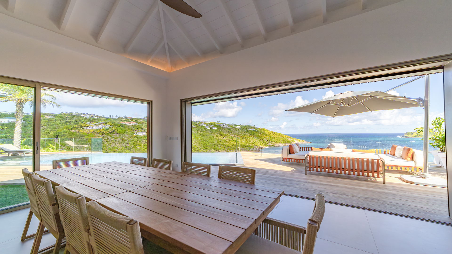 KITCHEN & DINING AREA