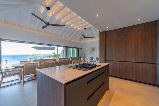 VILLA RIVA KITCHEN & DINING AREA 7